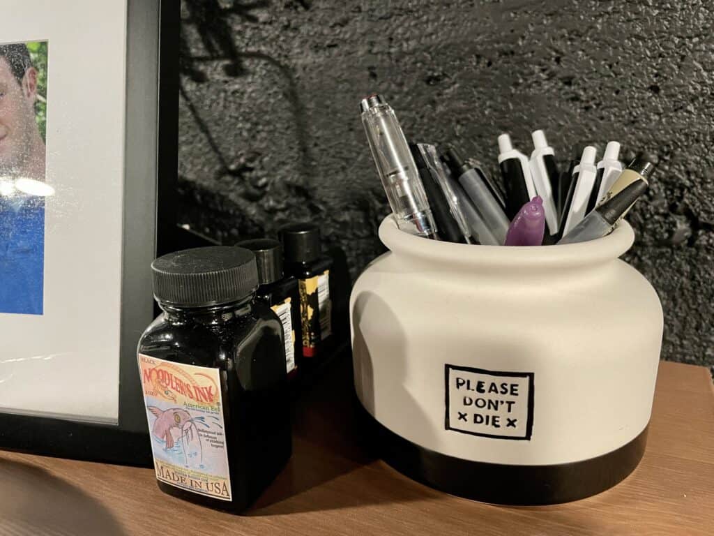 storing fountain pen nib up